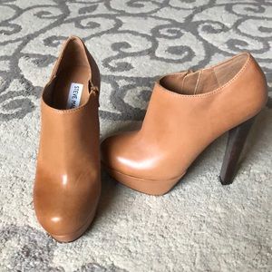 Steve Madden leather bootie